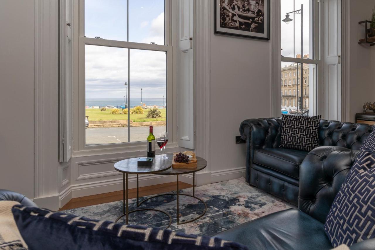 Sapphire Seas Whitby Lägenhet Exteriör bild